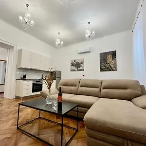 Lux Apartmans Apartament